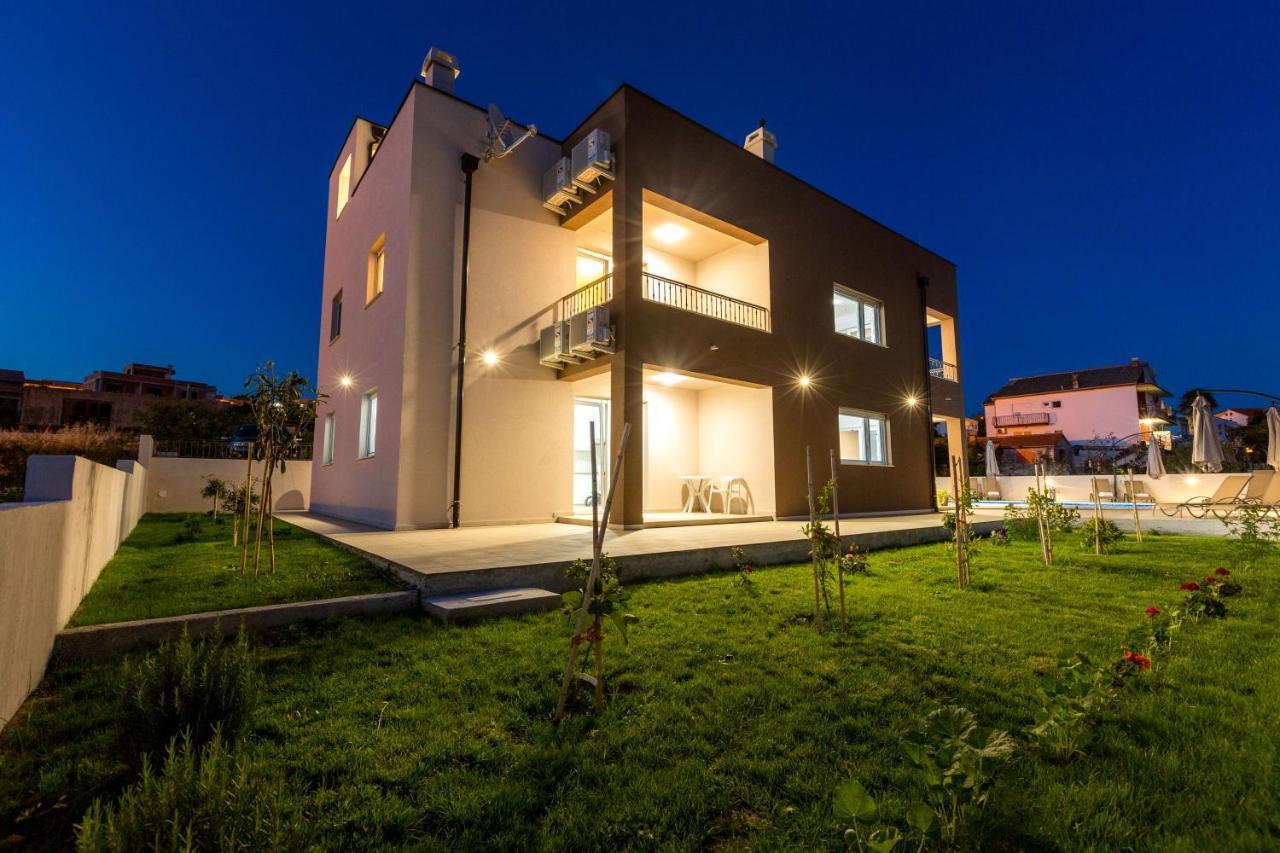Zrno Soli Rtina Bagian luar foto